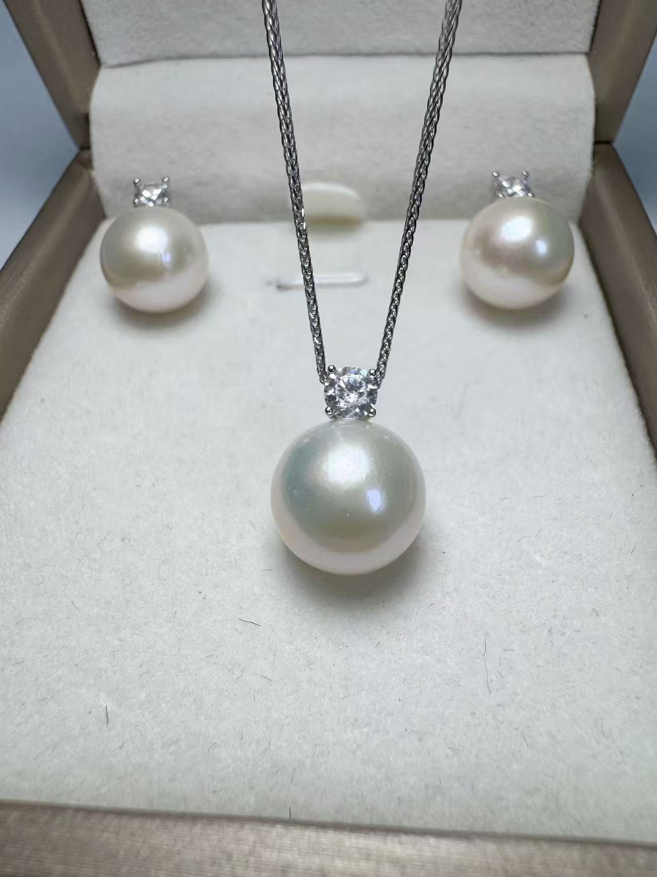 pearl necklace